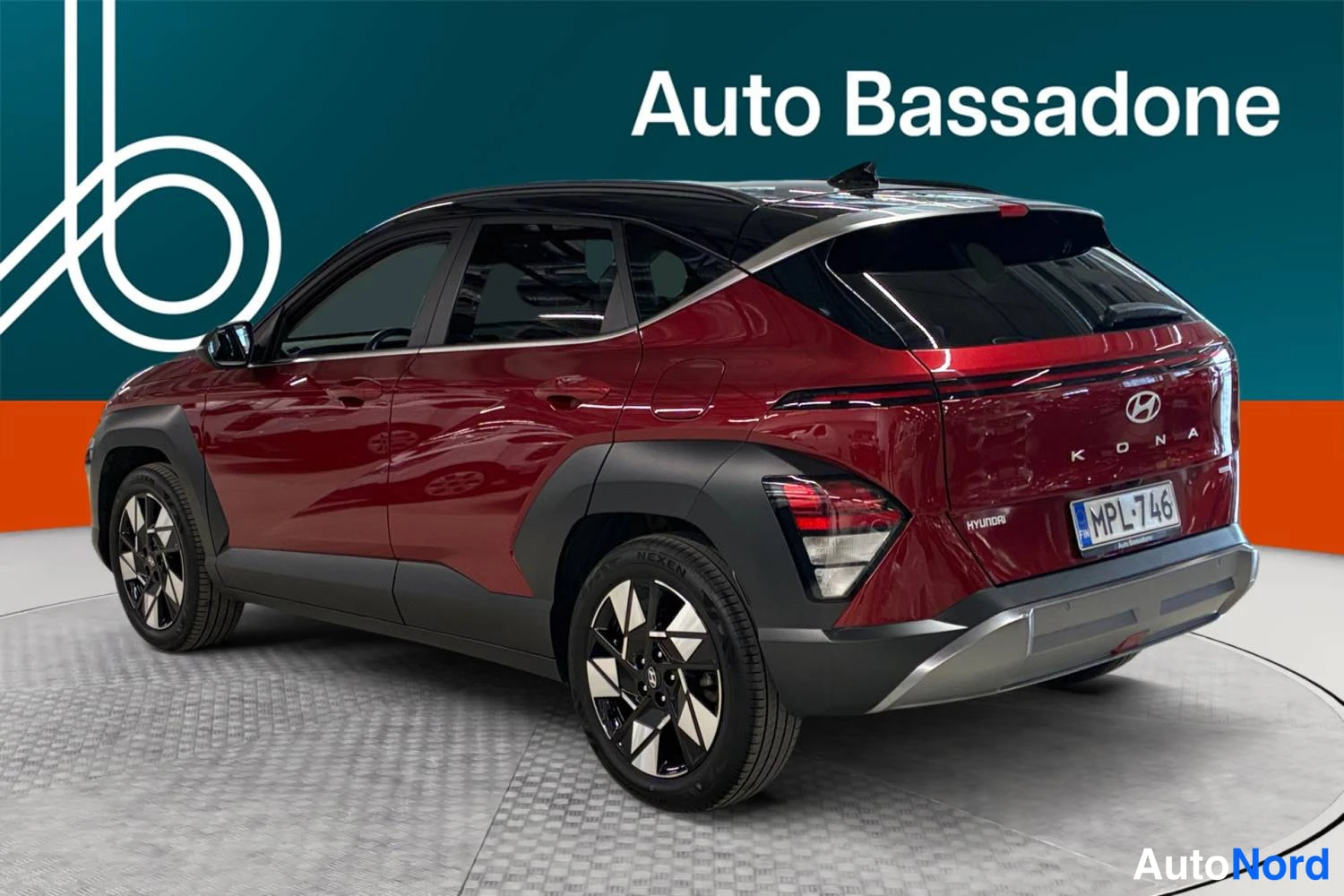 Punainen Hyundai Kona 2023, takaviisto, kuva 7