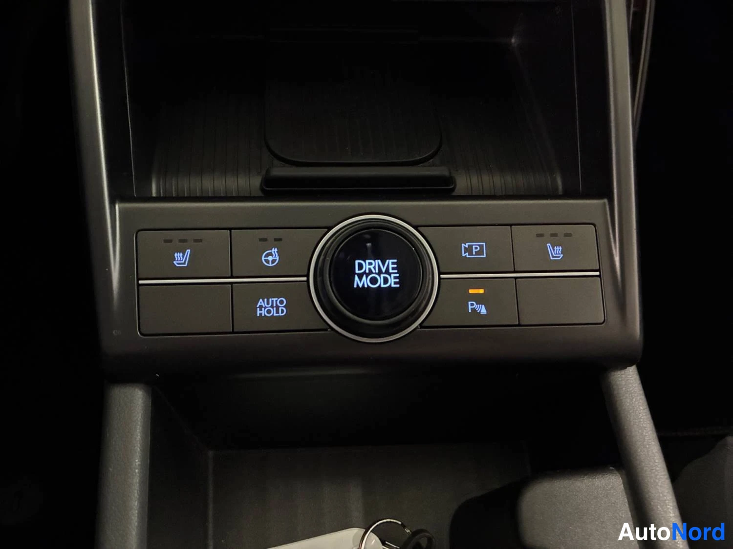 Punainen Hyundai Kona 2023, kuva 28
