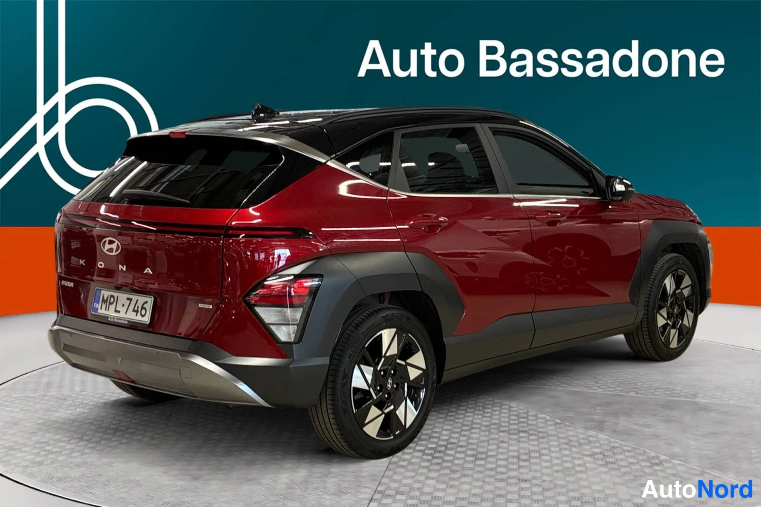 Punainen Hyundai Kona 2023, takaviisto, kuva 8