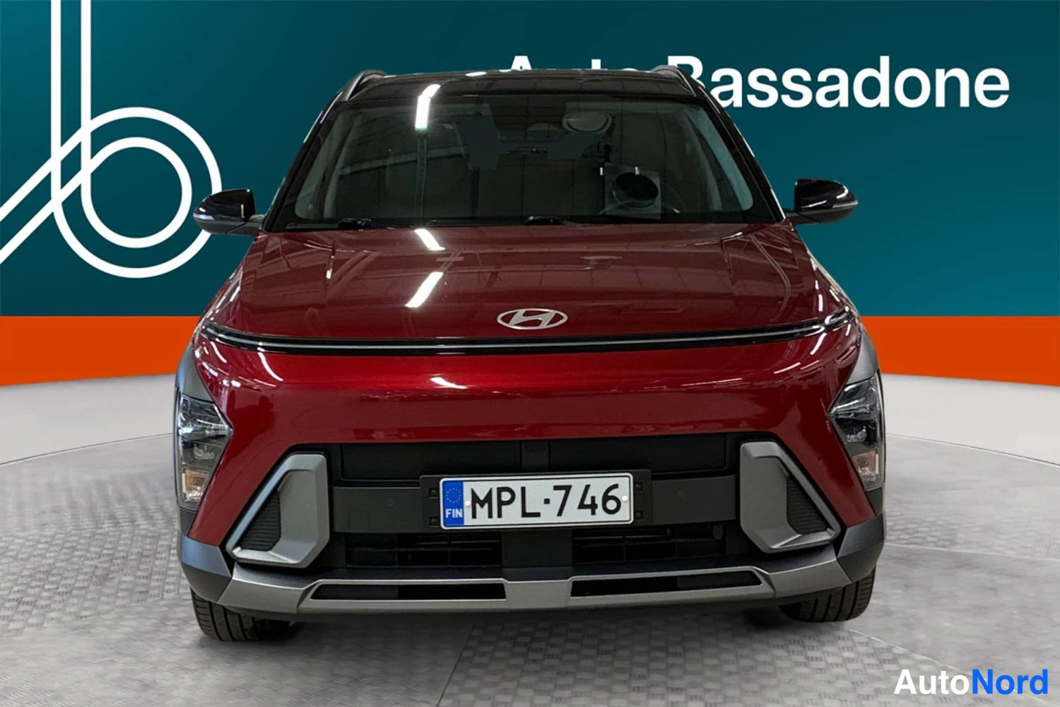Punainen Hyundai Kona 2023, edestä, kuva 4