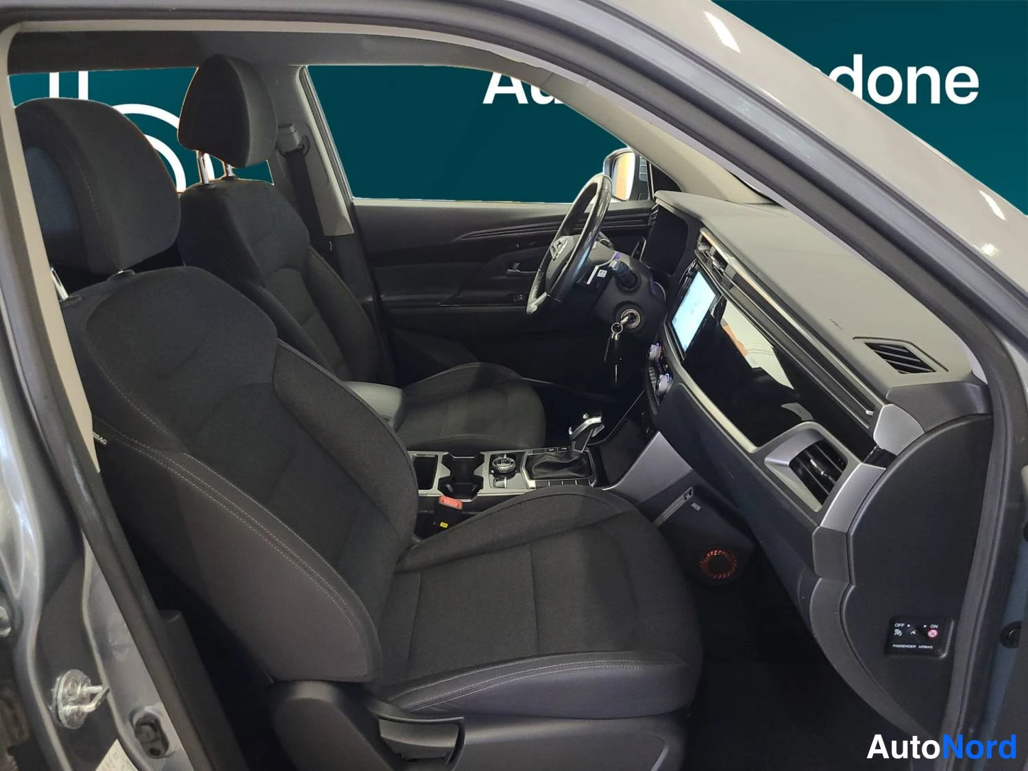 Harmaa SsangYong Korando 2020, kuva 14