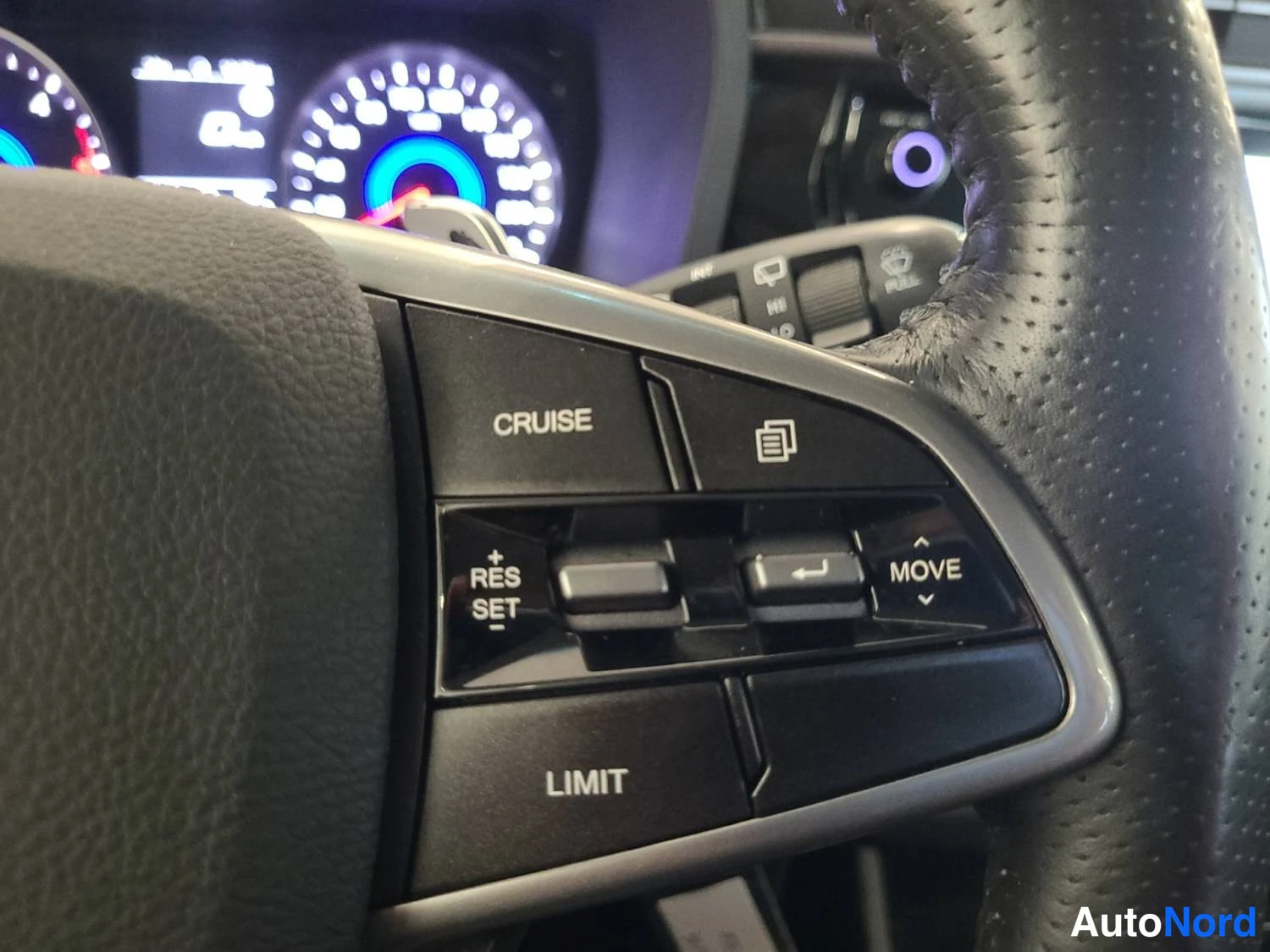 Harmaa SsangYong Korando 2020, kuva 19