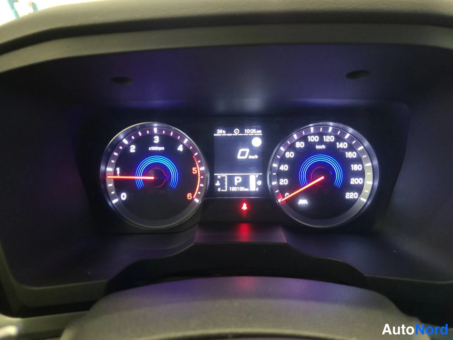 Harmaa SsangYong Korando 2020, kuva 20