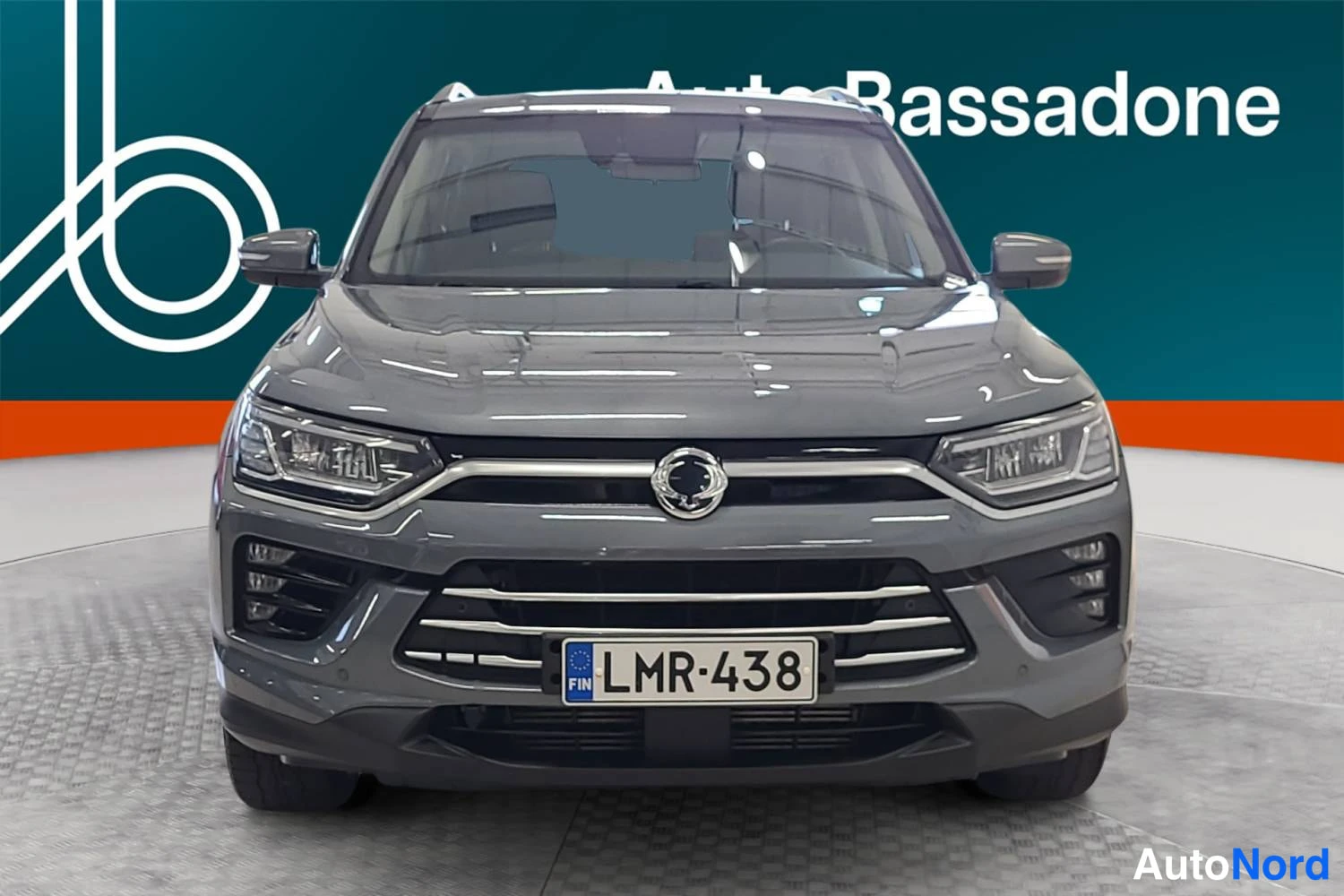 Harmaa SsangYong Korando 2020, edestä, kuva 3