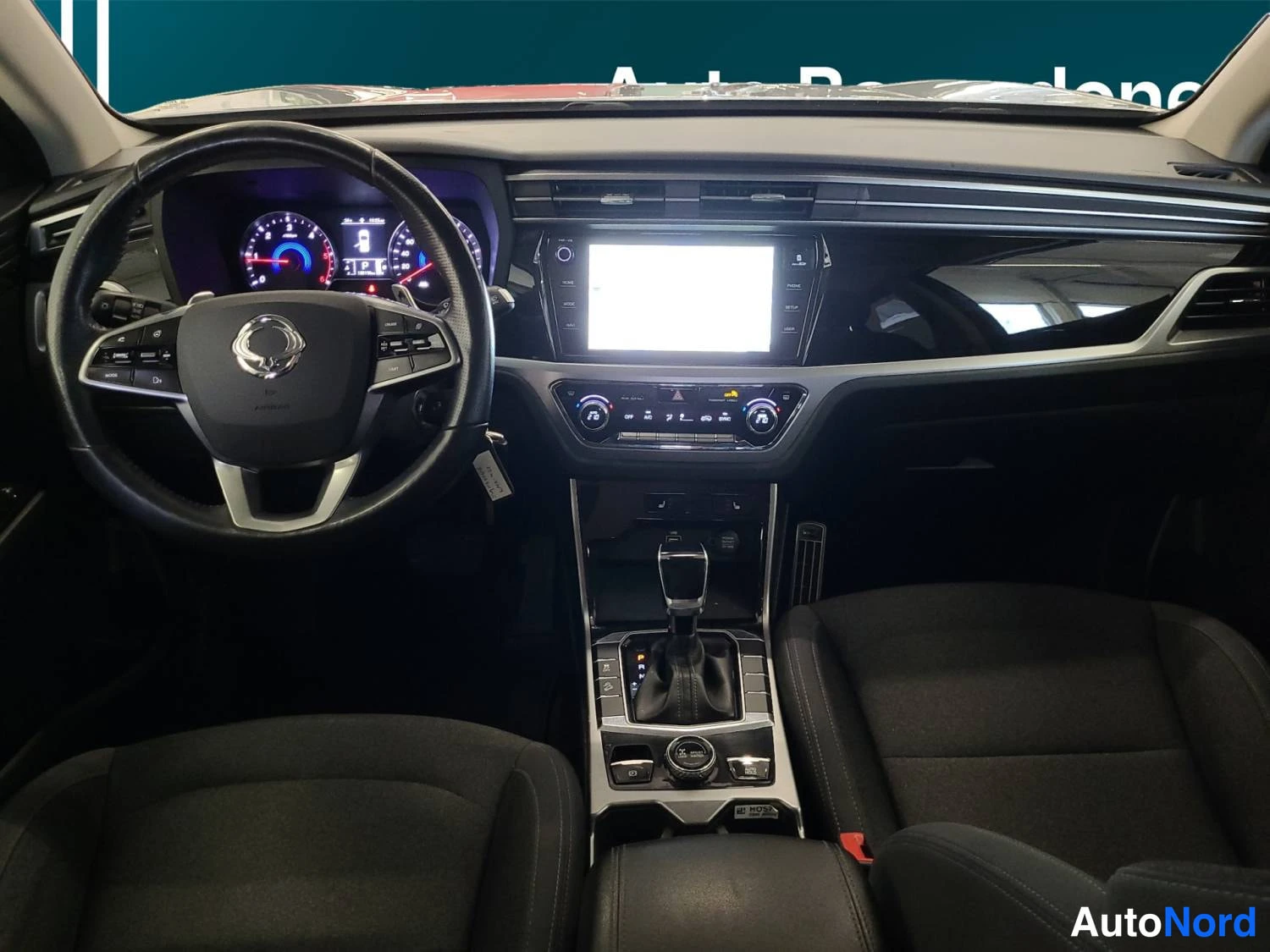 Harmaa SsangYong Korando 2020, kuva 11