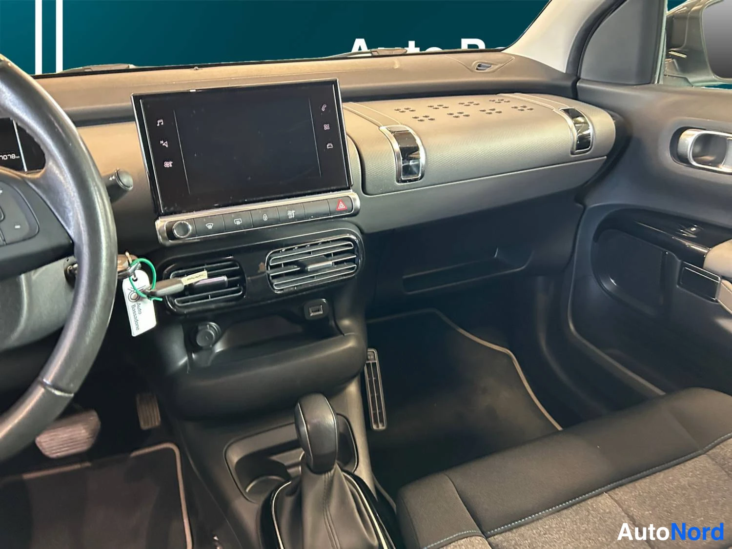 Valkoinen Citroen C4 cactus 2018, kuva 12