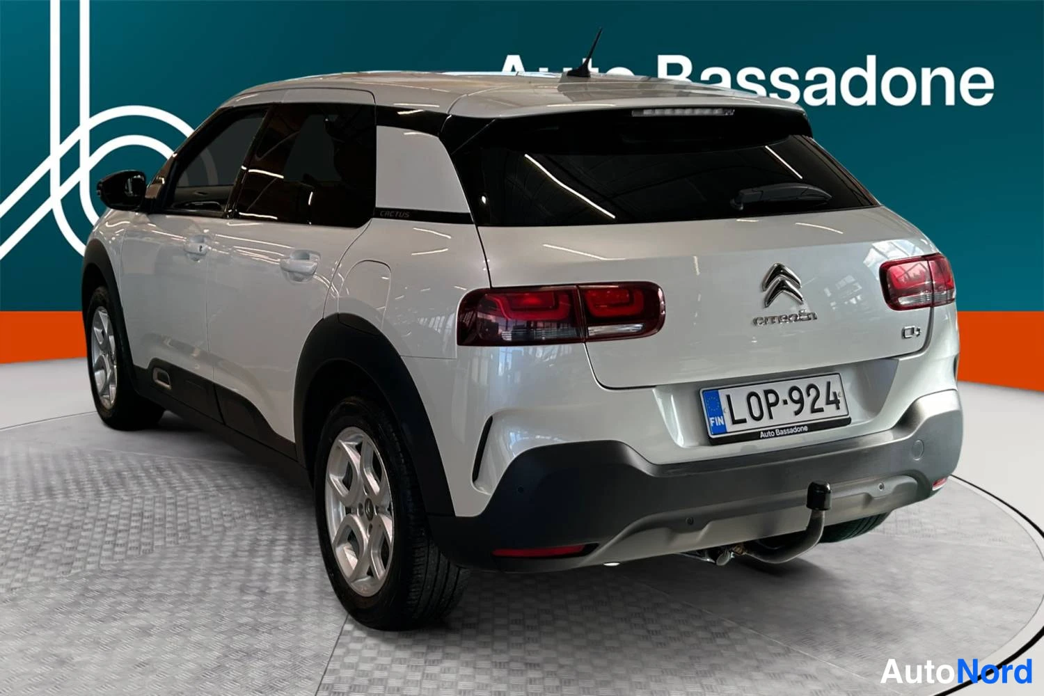 Valkoinen Citroen C4 cactus 2018, takaviisto, kuva 8