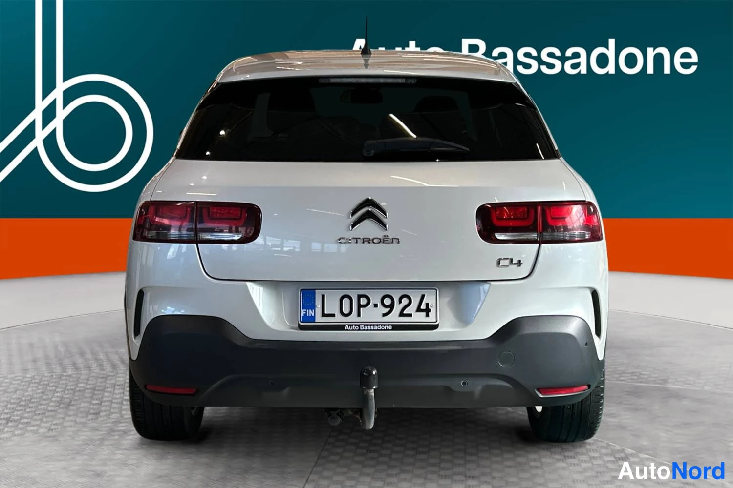 Valkoinen Citroen C4 cactus 2018, takaa, kuva 9