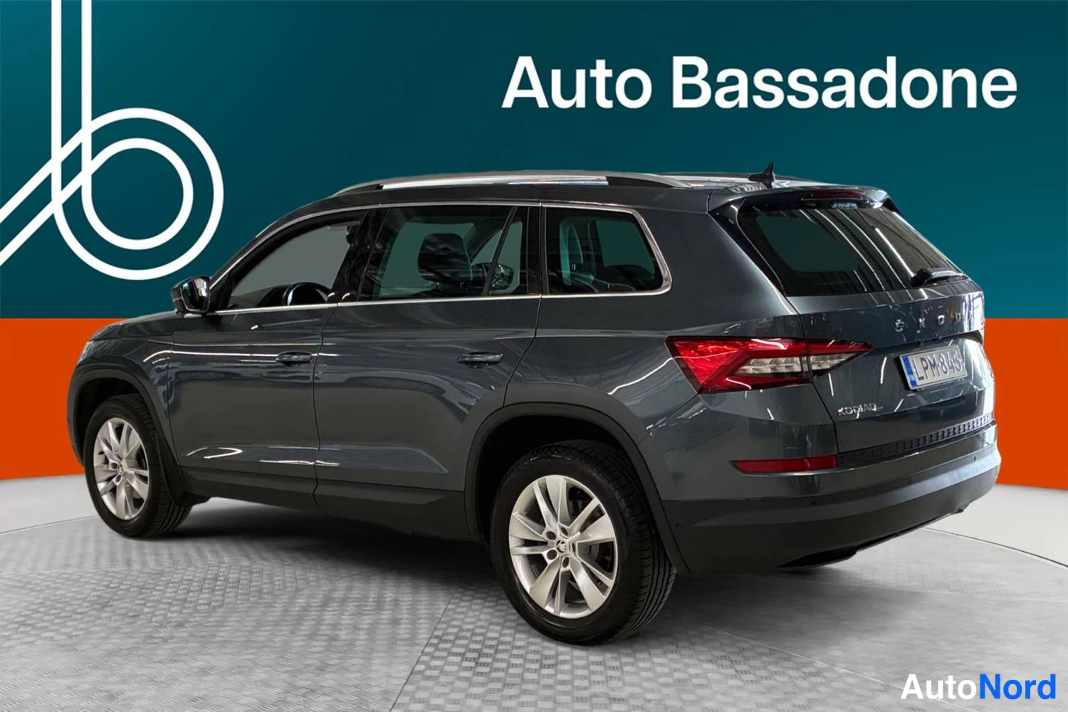 Harmaa Skoda Kodiaq 2020, takaviisto, kuva 8