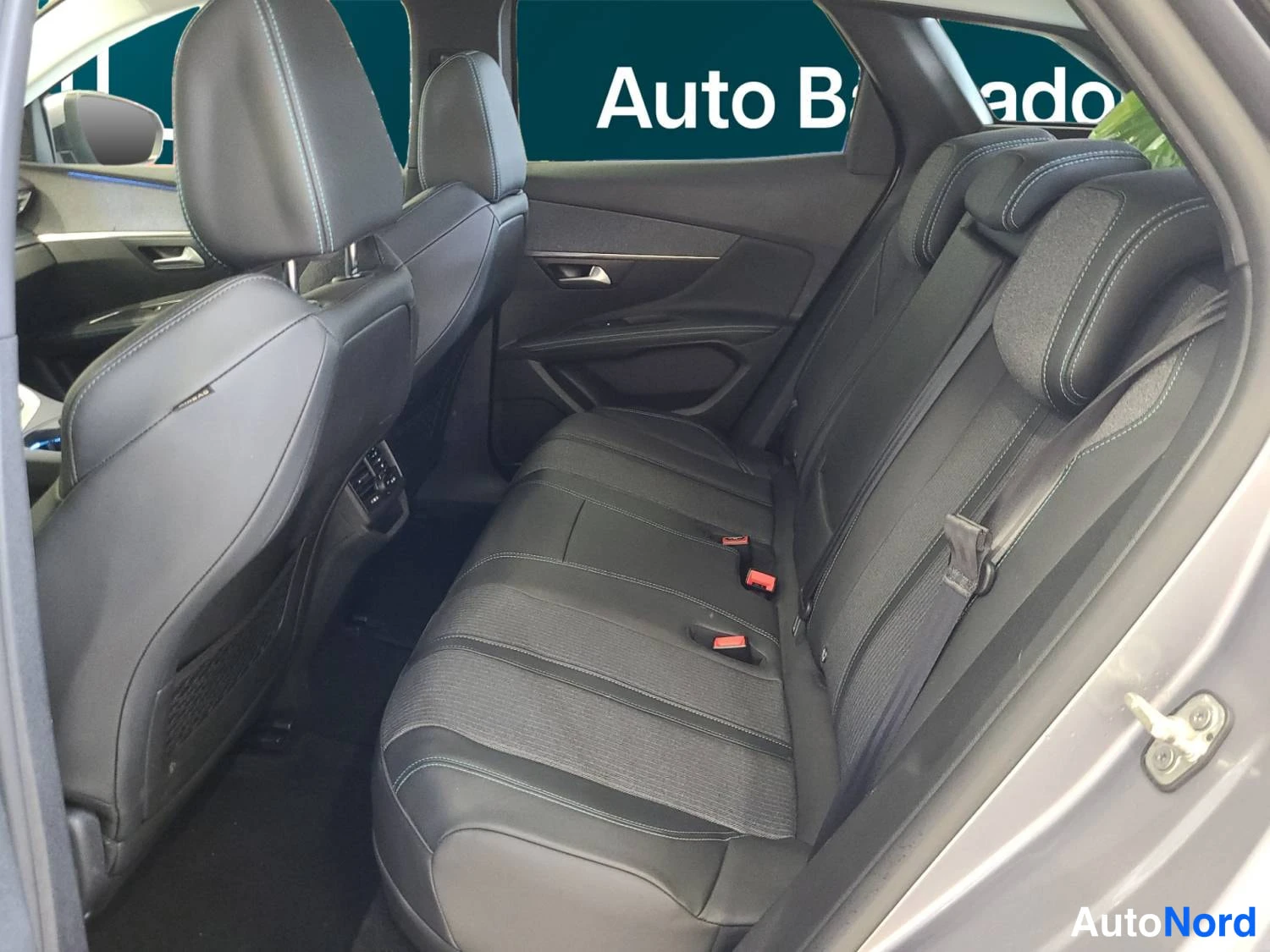 Harmaa Peugeot 3008 2021, kuva 13