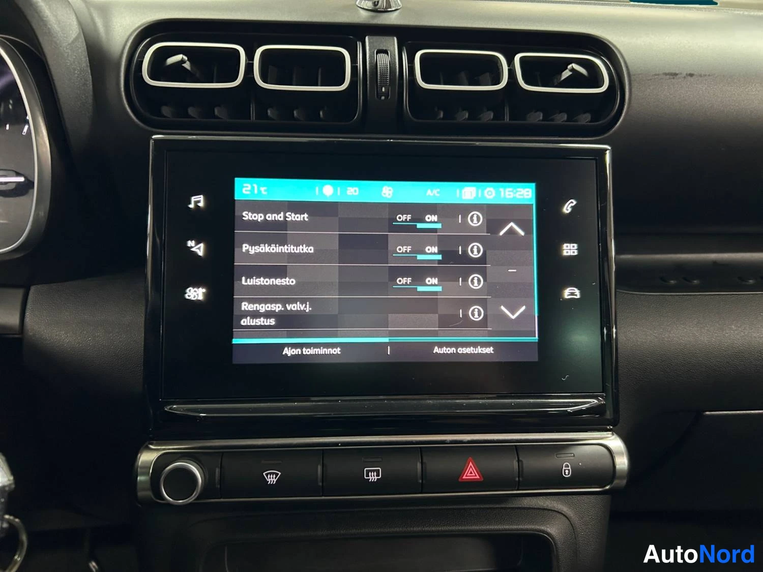 Valkoinen Citroen C3 aircross 2021, kuva 11