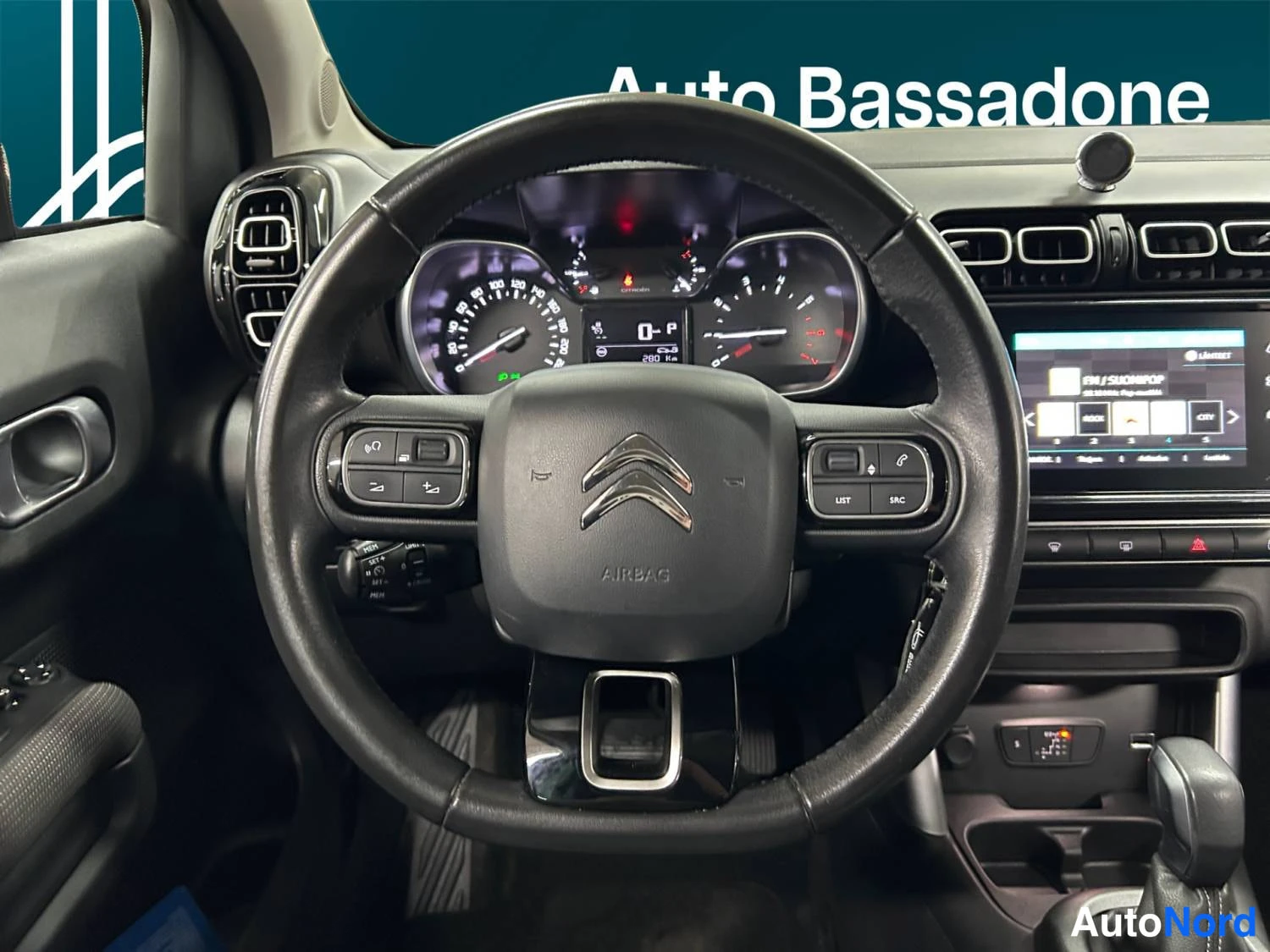 Valkoinen Citroen C3 aircross 2021, kuva 12