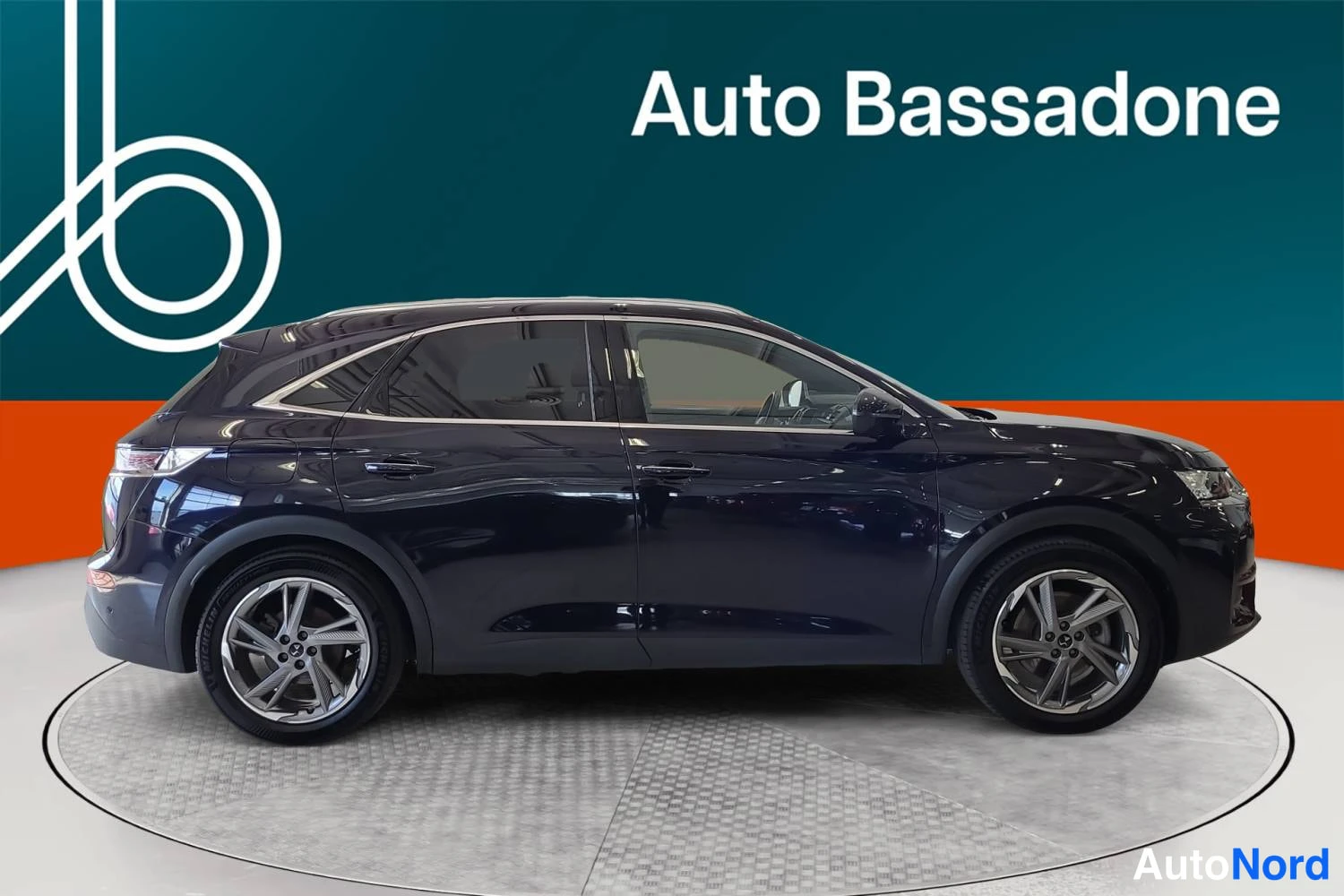 Sininen DS 7 crossback 2021, sivulta, kuva 3