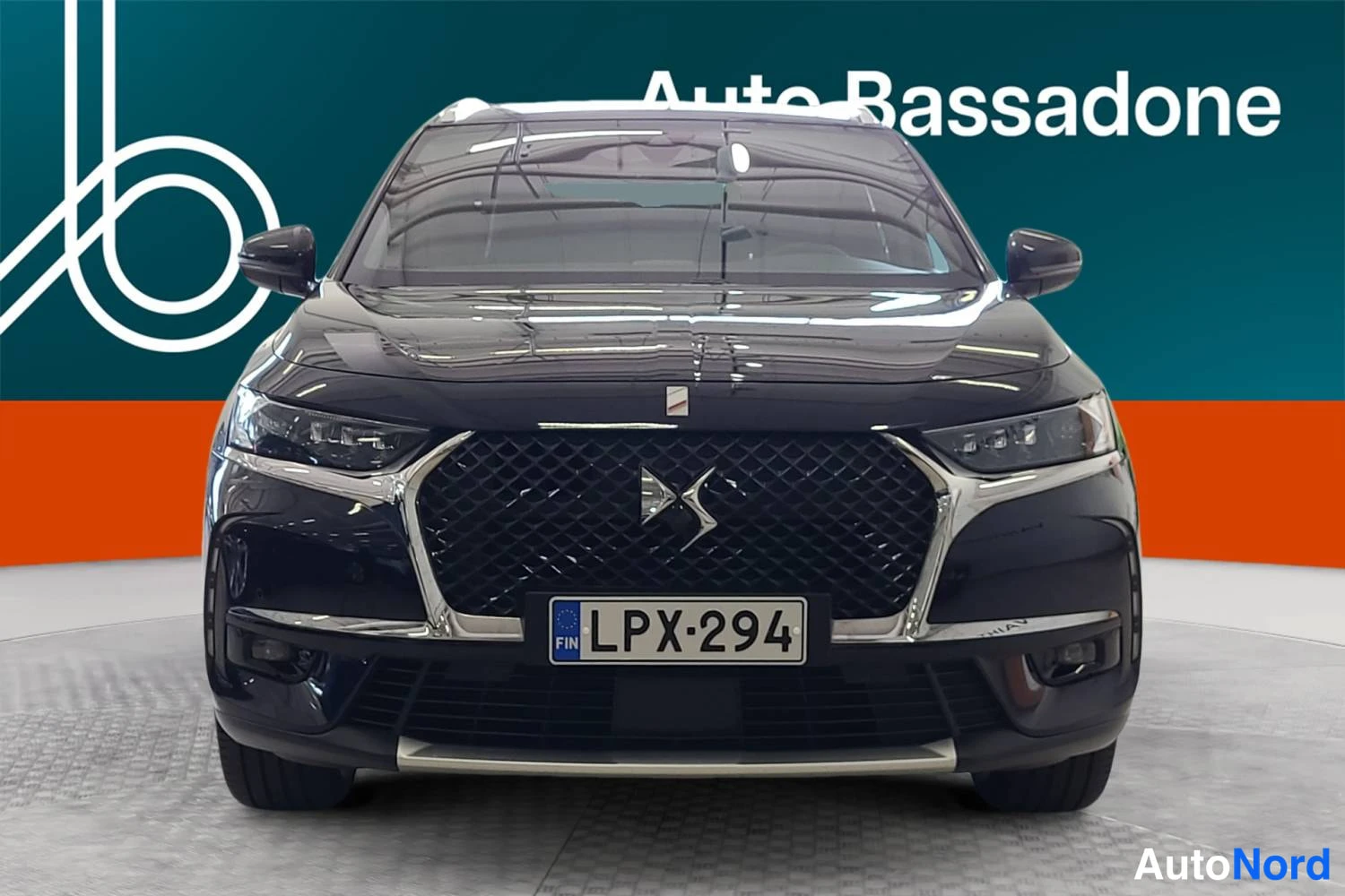 Sininen DS 7 crossback 2021, edestä, kuva 2