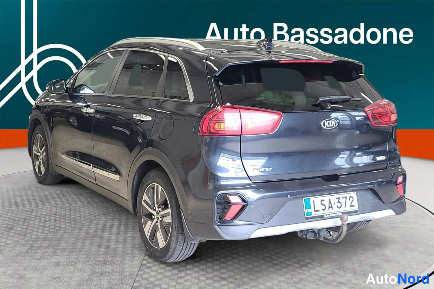 Musta Kia Niro 2020, takaviisto, kuva 6