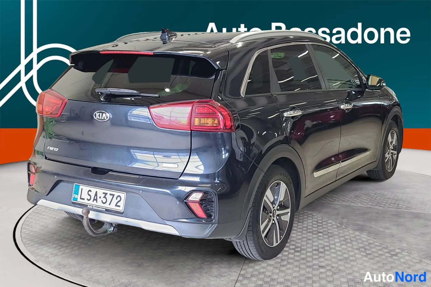 Musta Kia Niro 2020, takaviisto, kuva 7