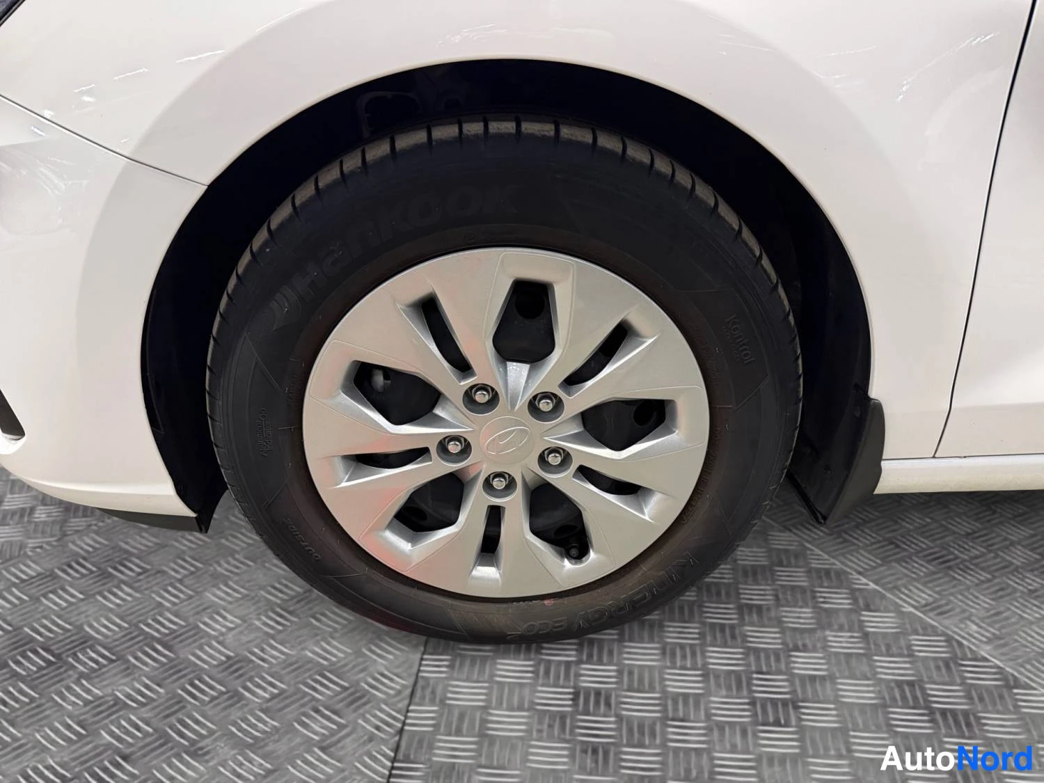 Valkoinen Hyundai I30 2025, kuva 15