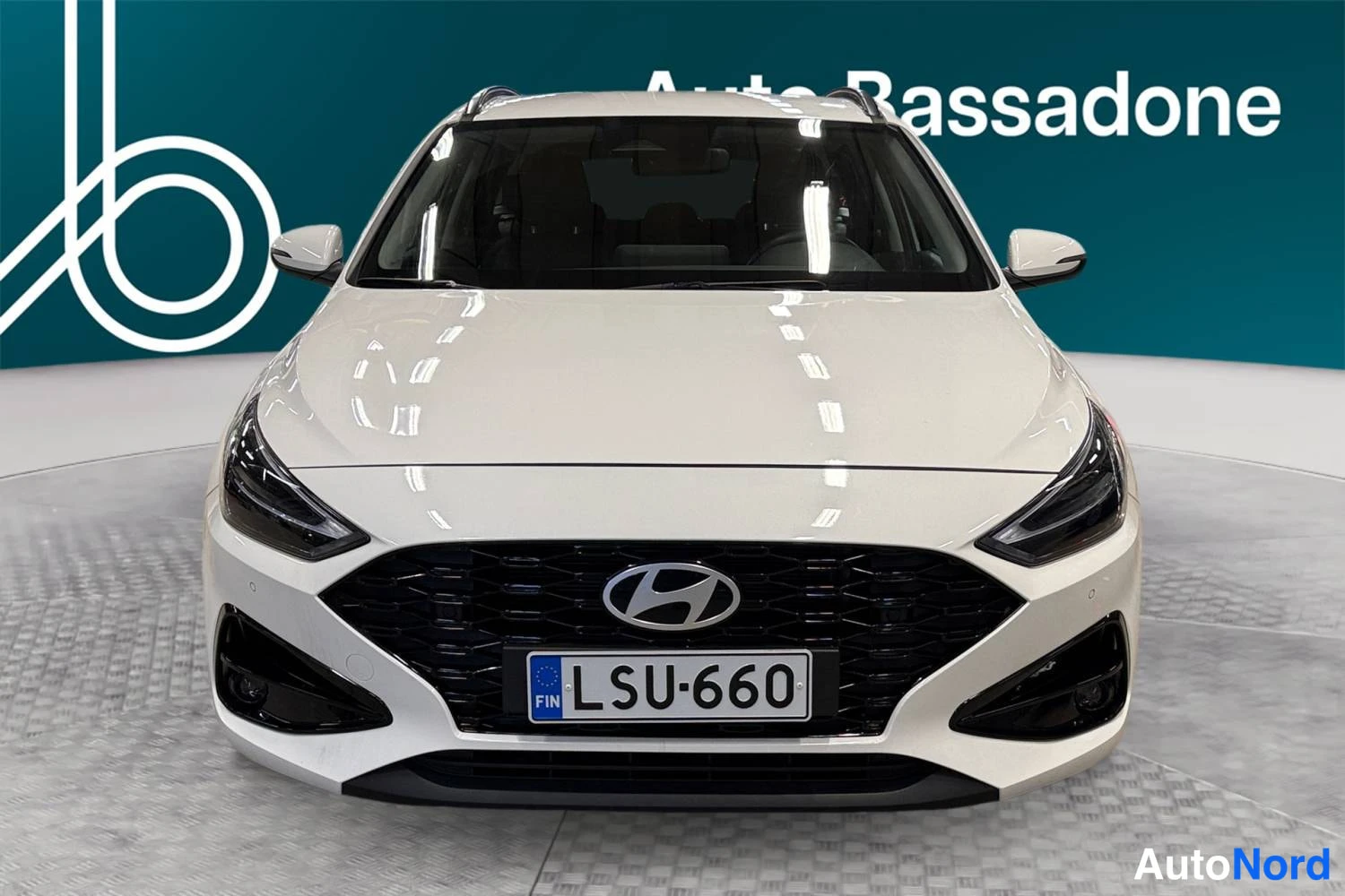 Valkoinen Hyundai I30 2025, edestä, kuva 5