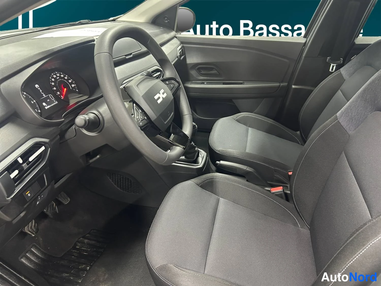 Harmaa Dacia Jogger 2026, kuva 9
