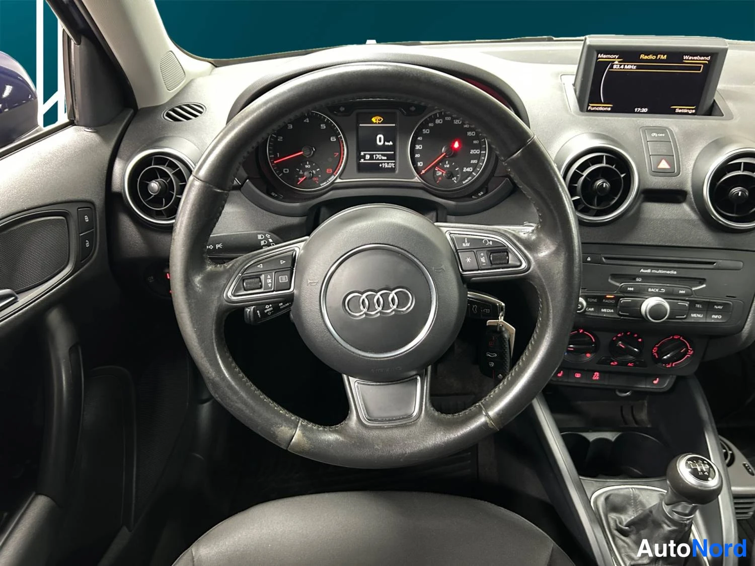 Sininen Audi A1 2013, kuva 13