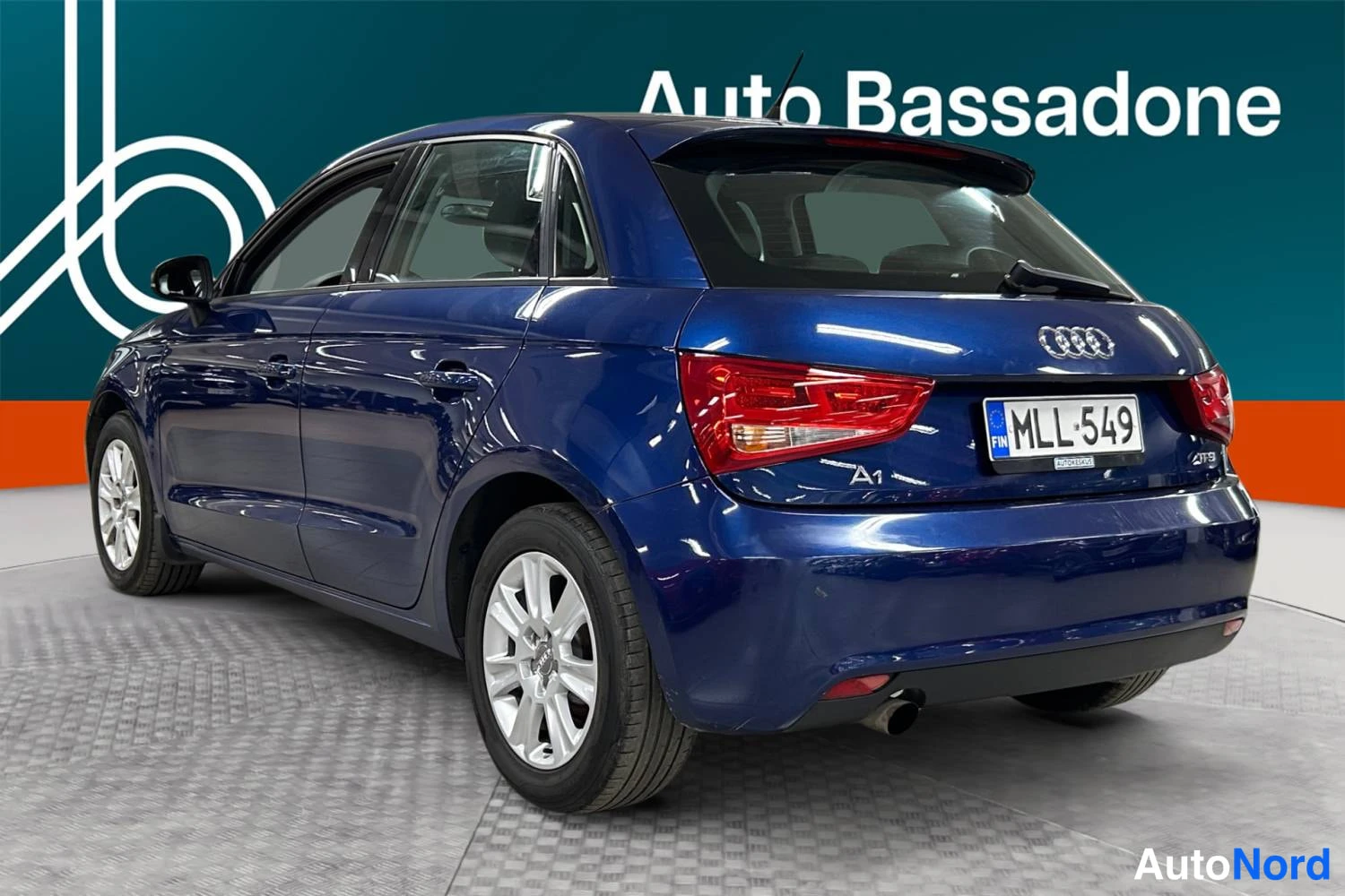 Sininen Audi A1 2013, takaviisto, kuva 6
