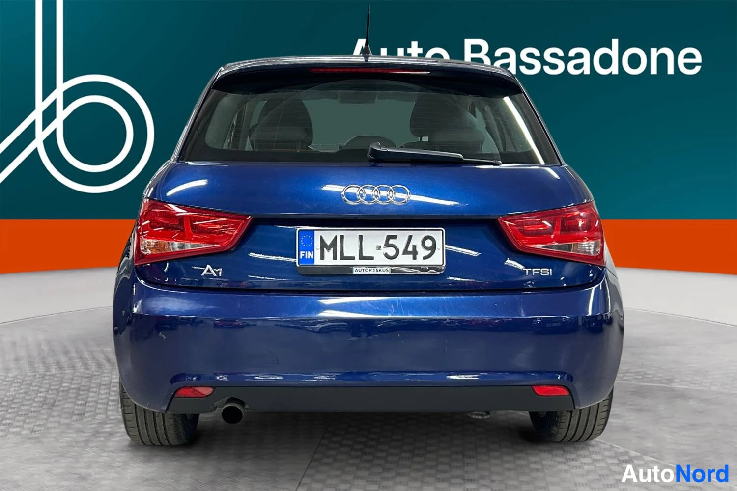 Sininen Audi A1 2013, takaa, kuva 8