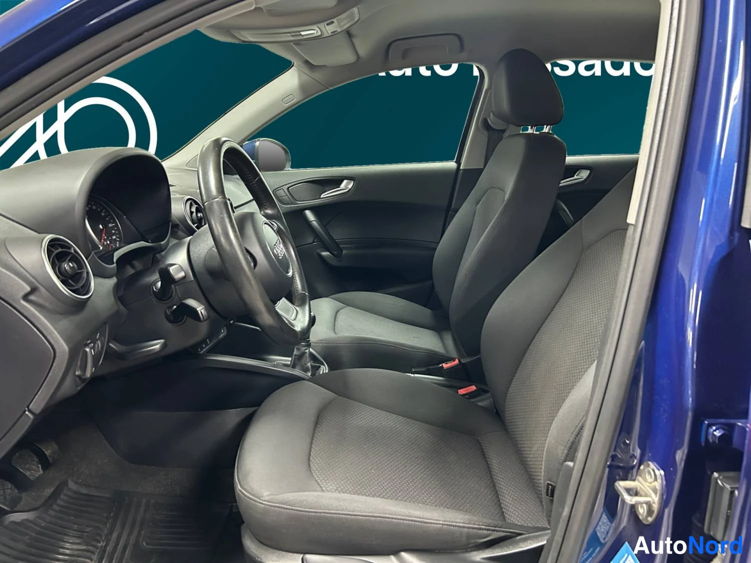 Sininen Audi A1 2013, kuva 10
