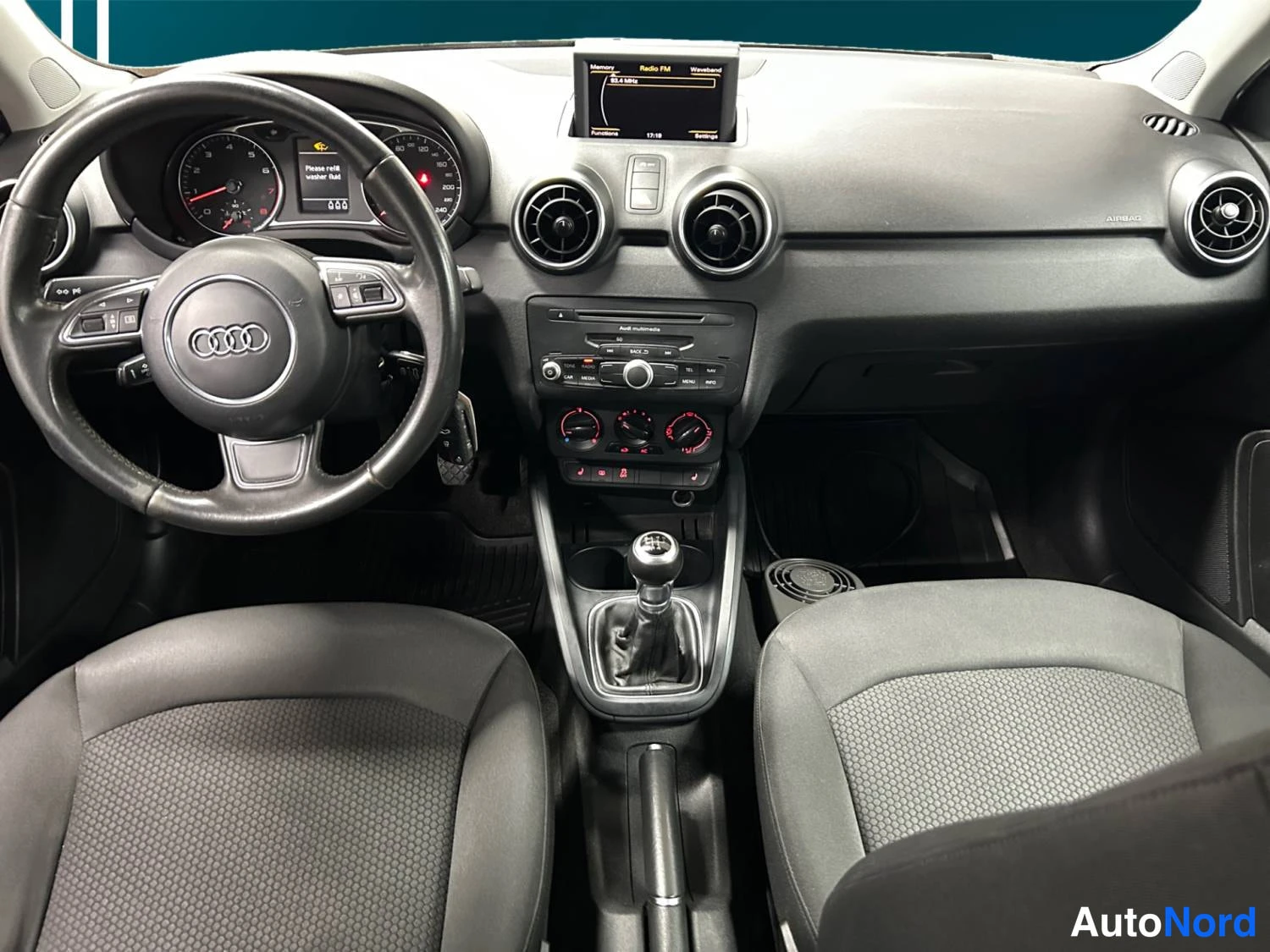 Sininen Audi A1 2013, kuva 11