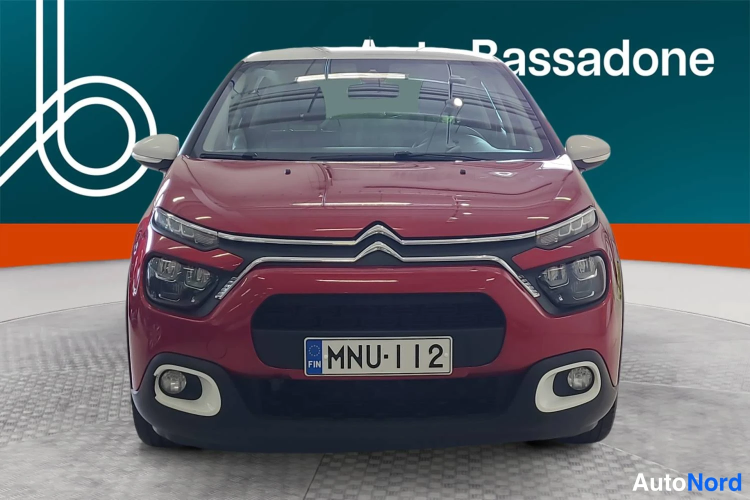 Punainen Citroen C3 2021, edestä, kuva 4