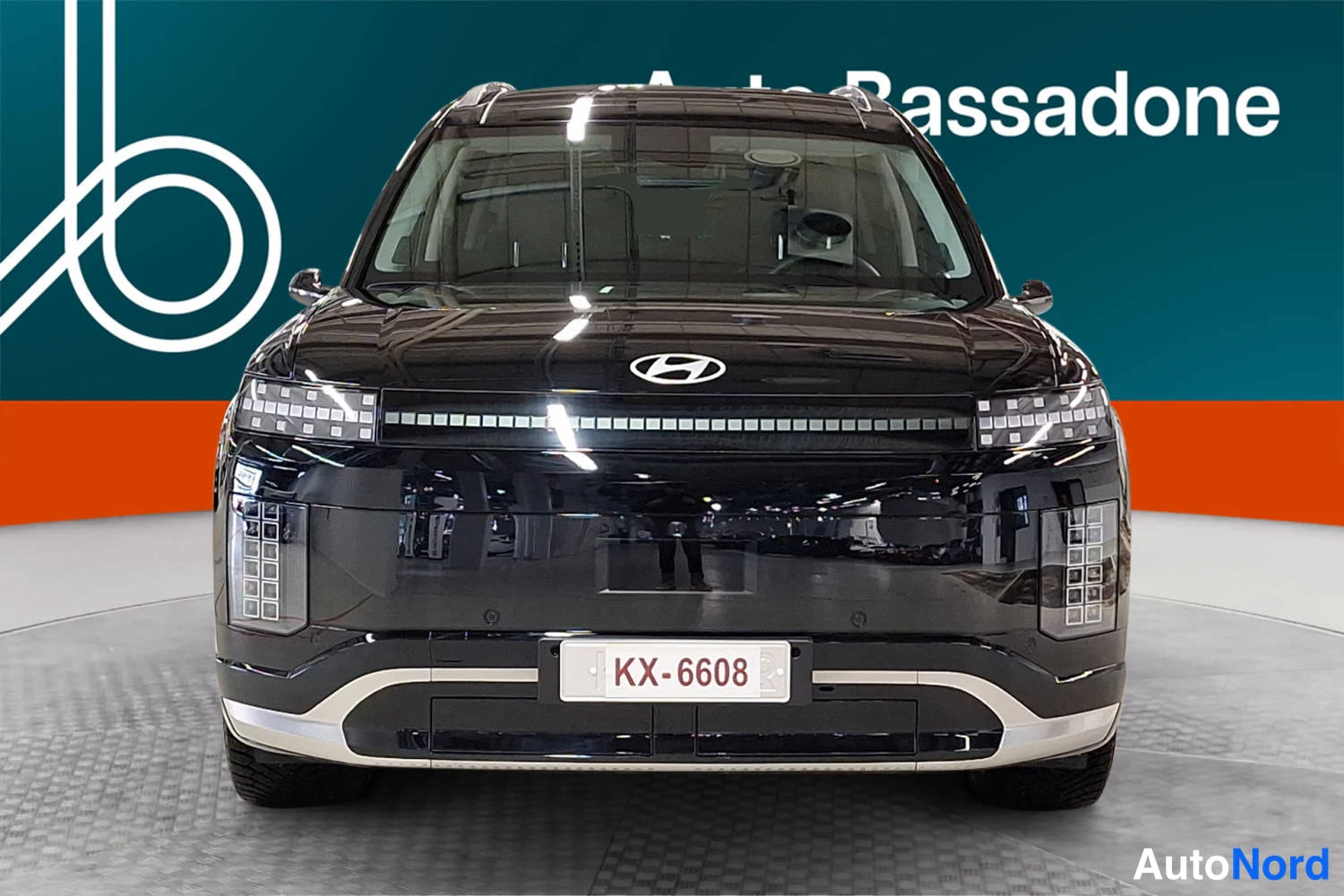 Musta Hyundai Ioniq 9 2026, edestä, kuva 4