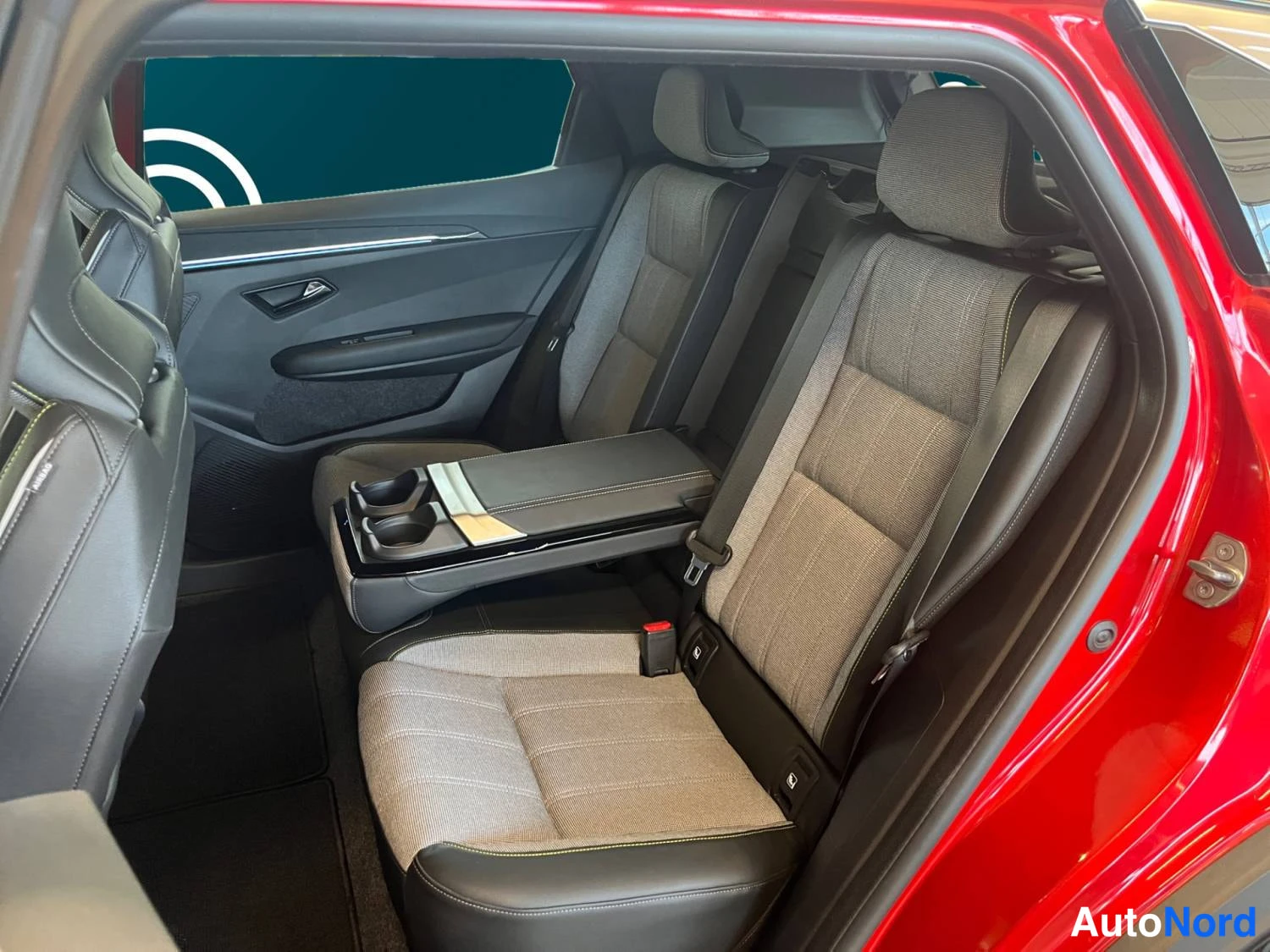Punainen Renault Scenic E-Tech electric 2024, kuva 13