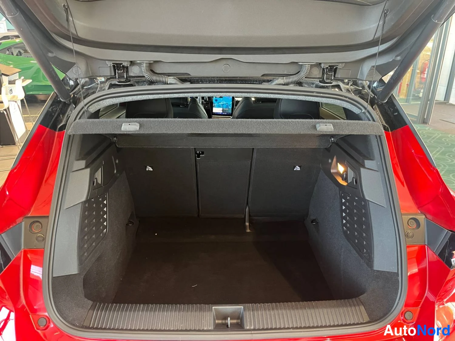 Punainen Renault Scenic E-Tech electric 2024, kuva 16