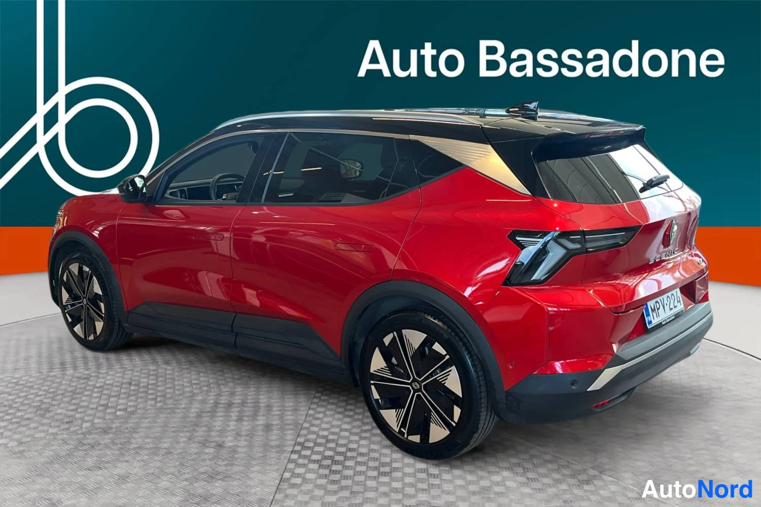 Punainen Renault Scenic E-Tech electric 2024, takaviisto, kuva 6