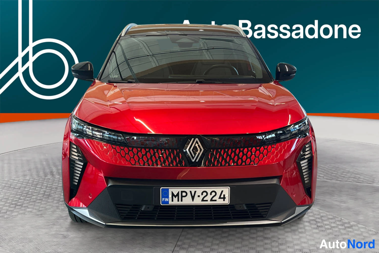 Punainen Renault Scenic E-Tech electric 2024, edestä, kuva 4