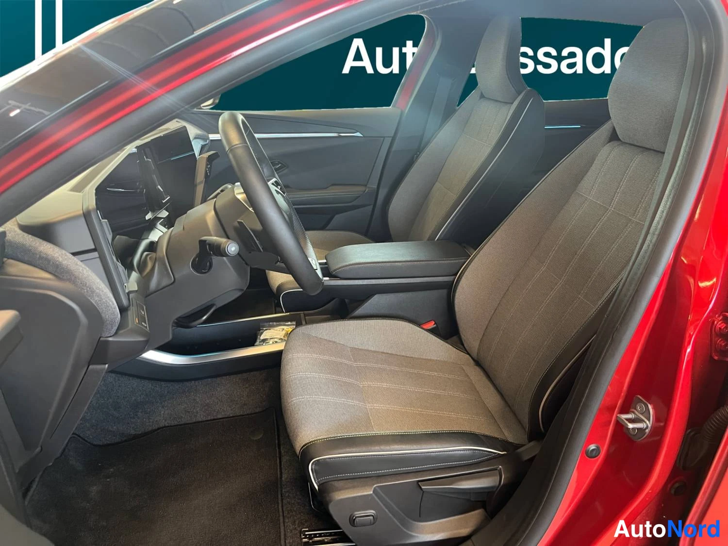 Punainen Renault Scenic E-Tech electric 2024, kuva 9