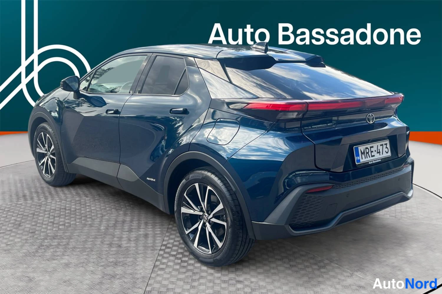 Sininen Toyota C-hr 2024, takaviisto, kuva 5