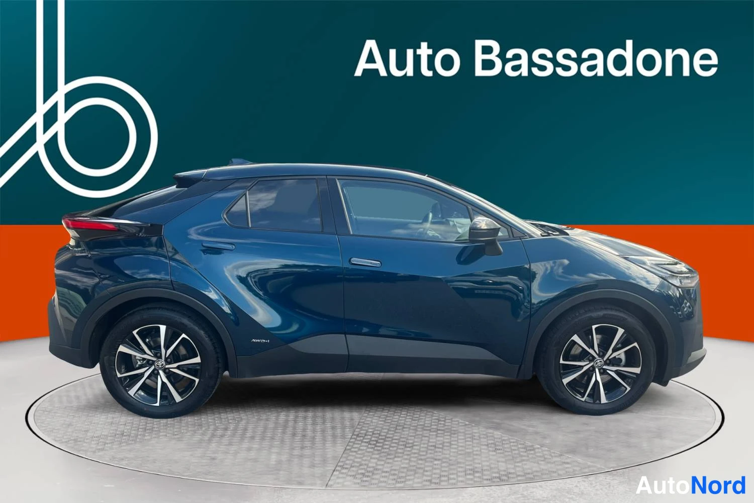 Sininen Toyota C-hr 2024, kuva 14