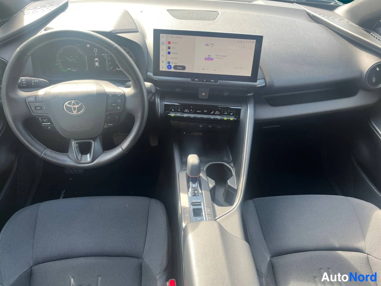 Sininen Toyota C-hr 2024, kuva 16