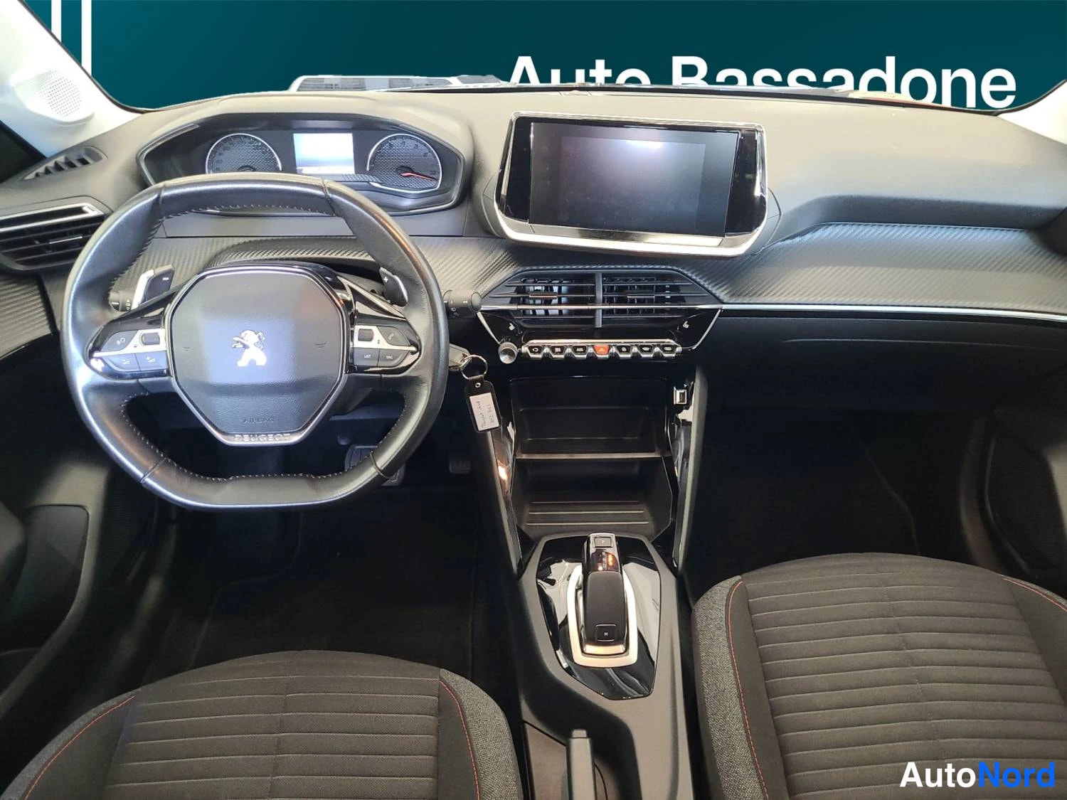 Harmaa Peugeot 208 2021, yksityiskohta, kuva 10