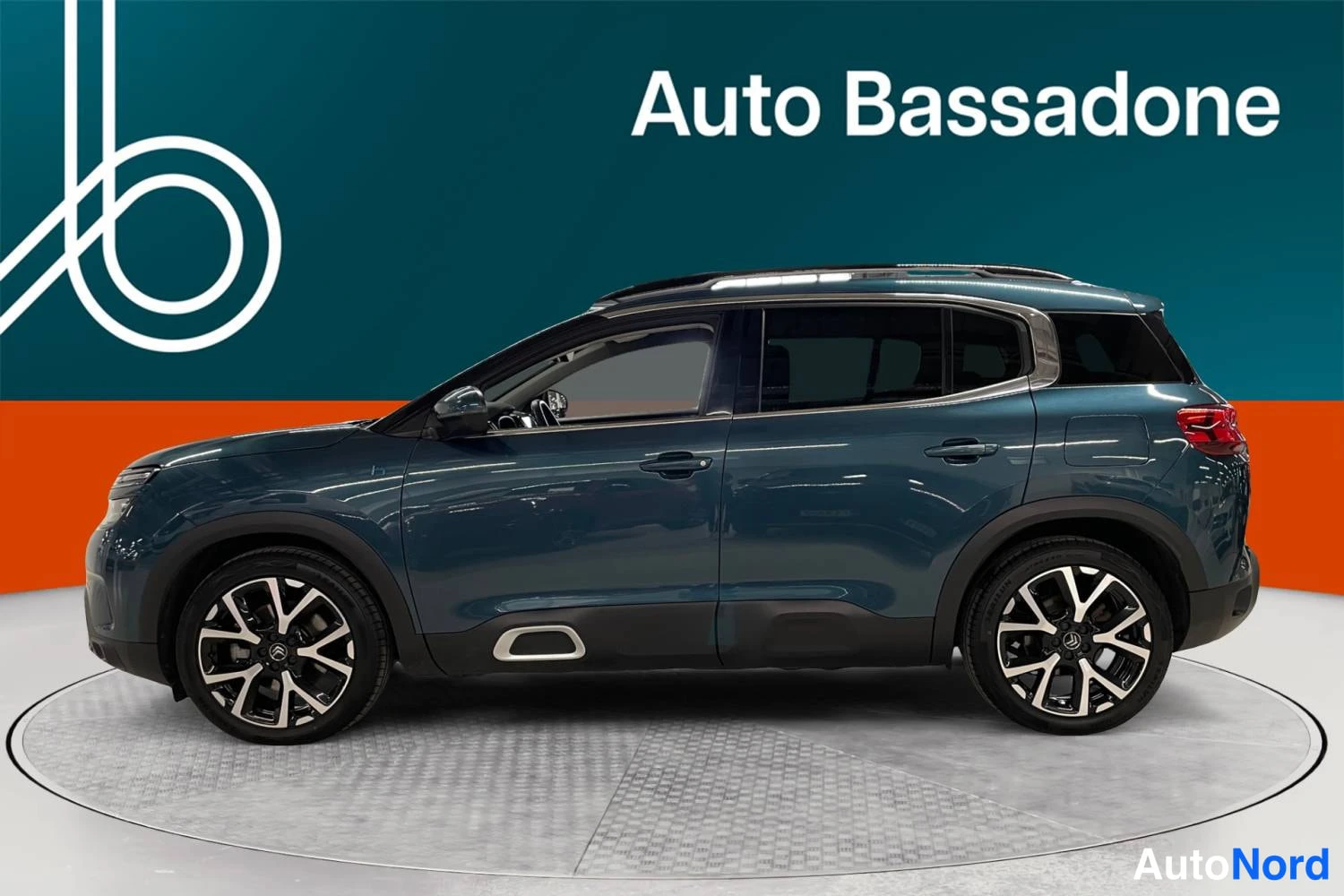 Sininen Citroen C5 aircross 2021, sivulta, kuva 4