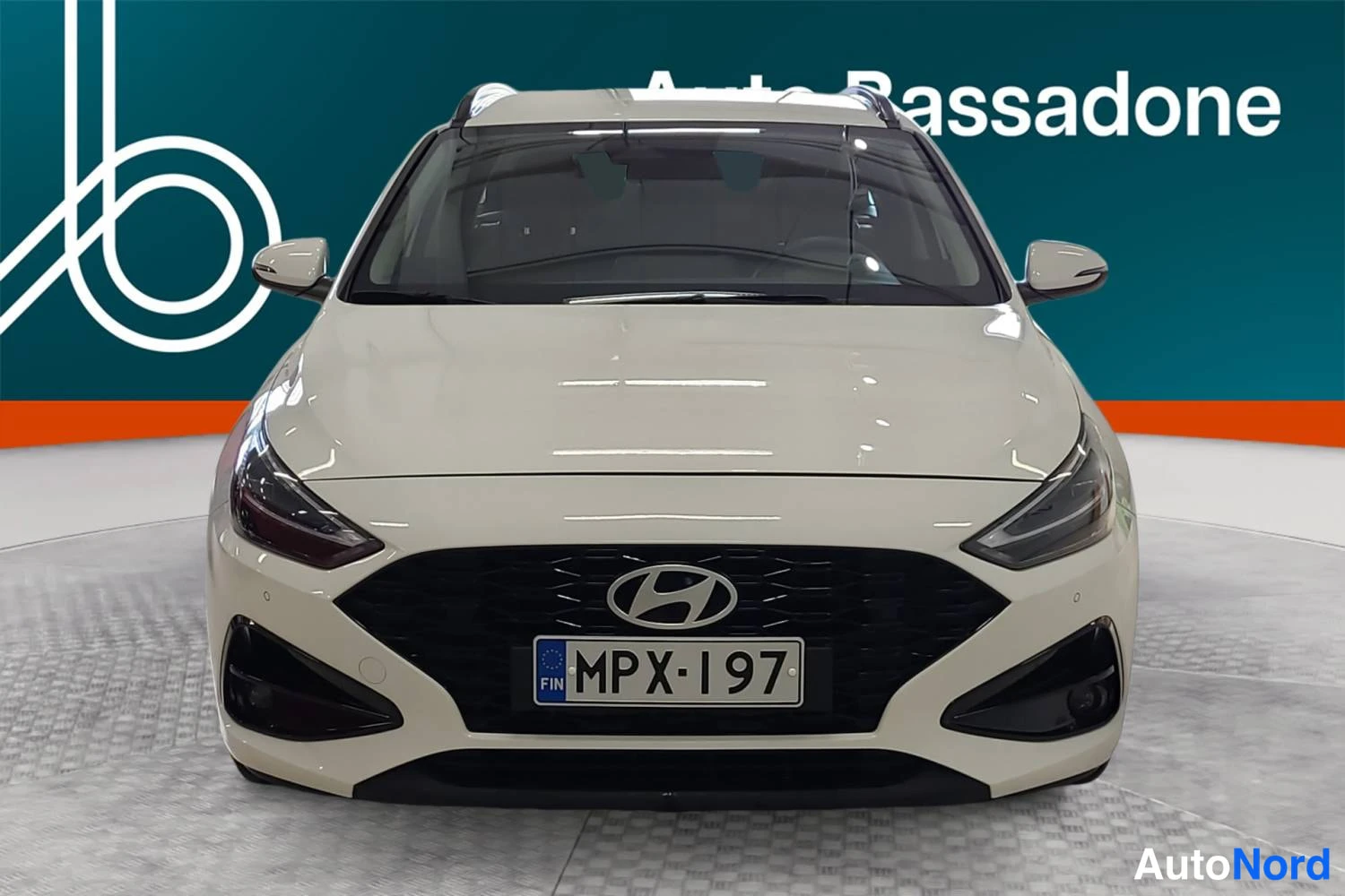 Valkoinen Hyundai I30 2025, edestä, kuva 4