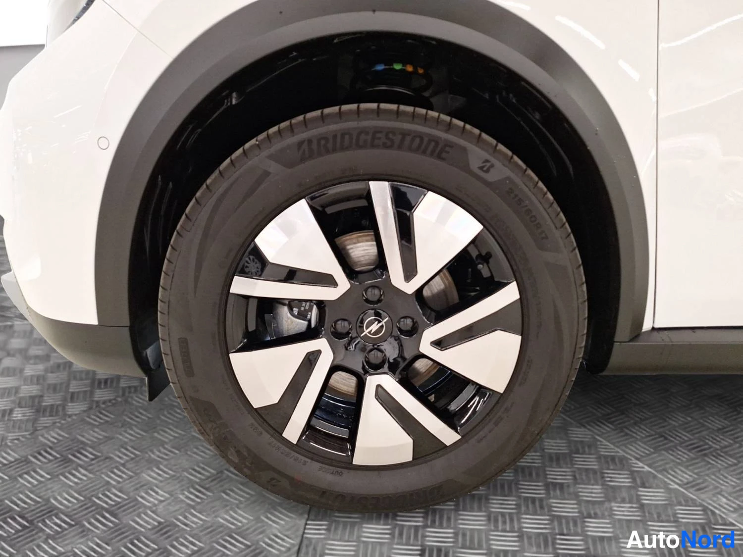 Valkoinen Opel Frontera 2026, kuva 12