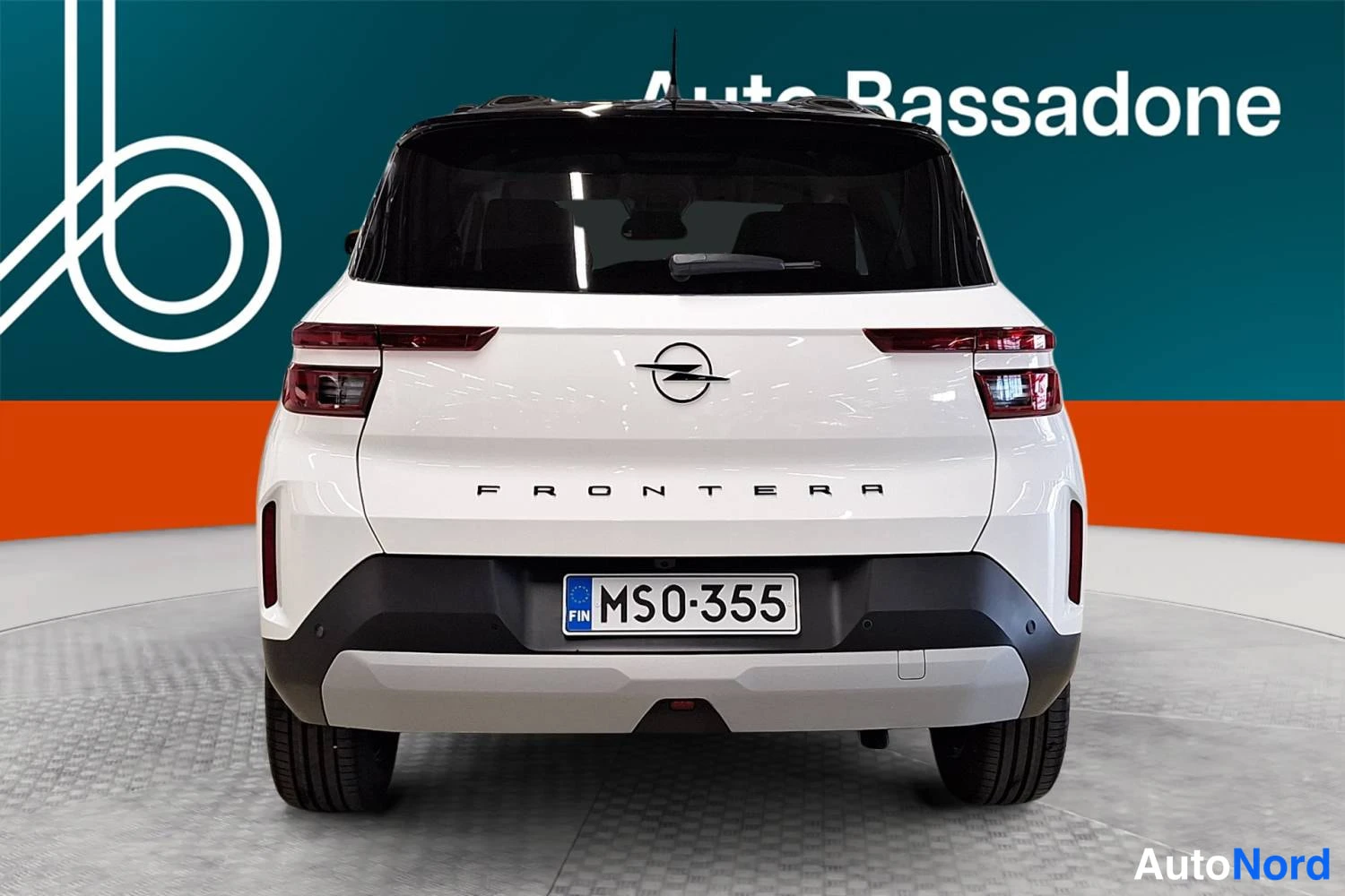 Valkoinen Opel Frontera 2026, takaa, kuva 8
