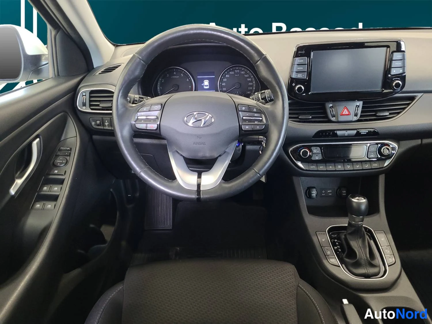 Valkoinen Hyundai I30 2020, kuva 12