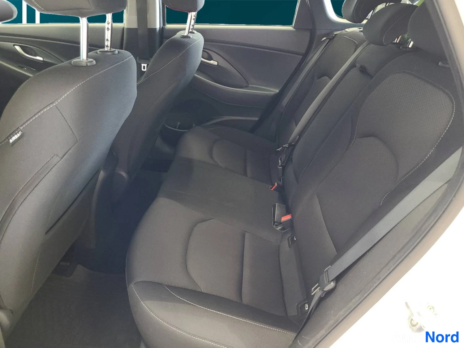 Valkoinen Hyundai I30 2020, kuva 13