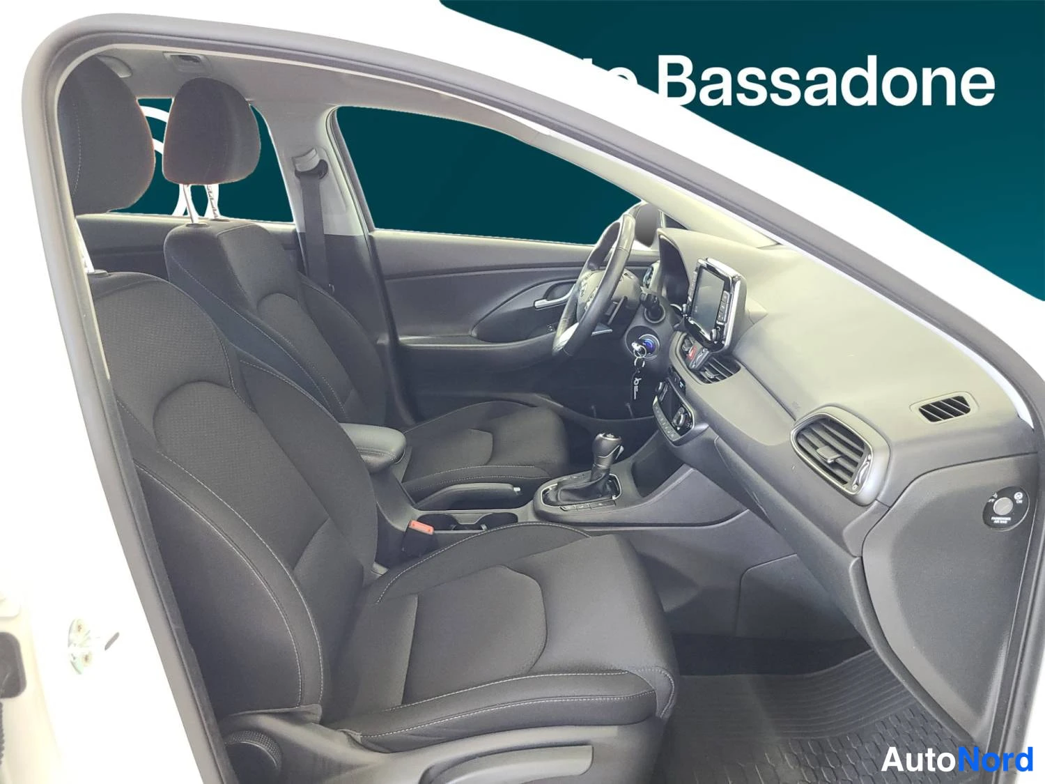 Valkoinen Hyundai I30 2020, kuva 15