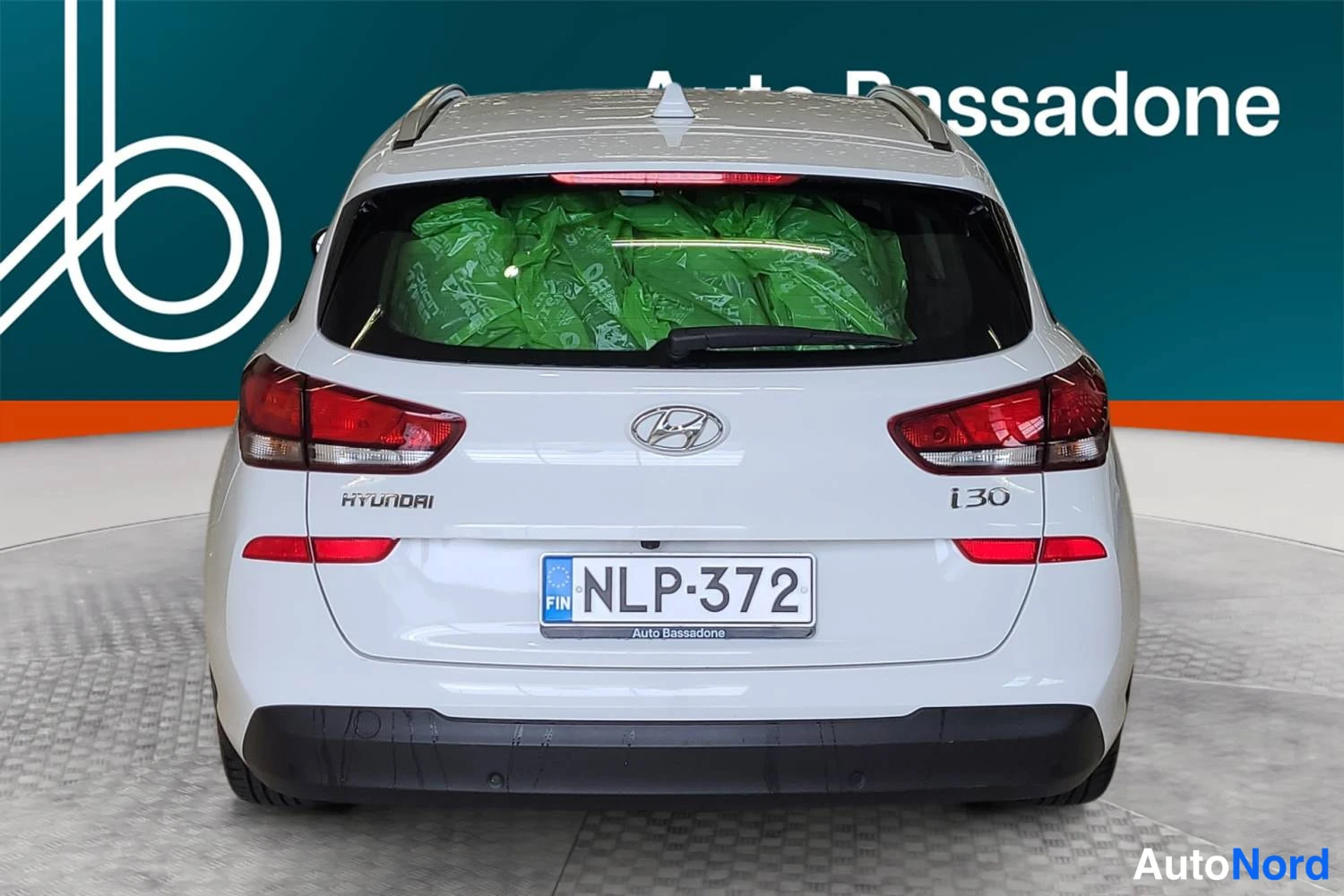Valkoinen Hyundai I30 2020, takaa, kuva 8