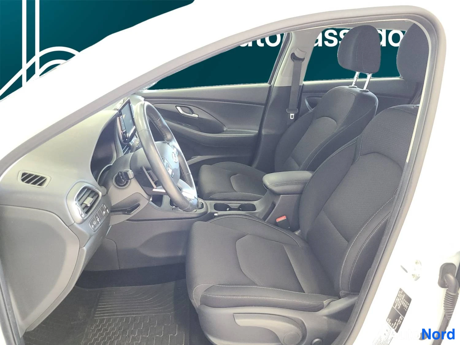 Valkoinen Hyundai I30 2020, kuva 9
