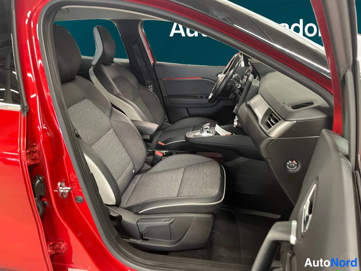 Punainen Renault Captur 2020, kuva 15