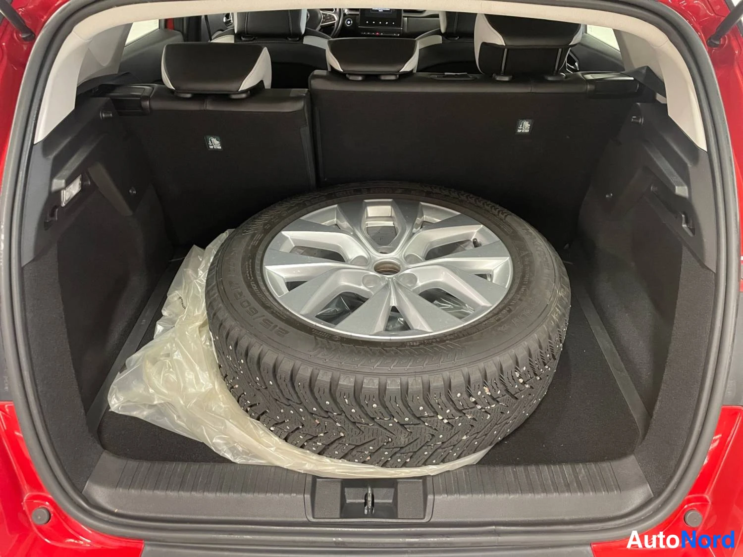 Punainen Renault Captur 2020, kuva 17
